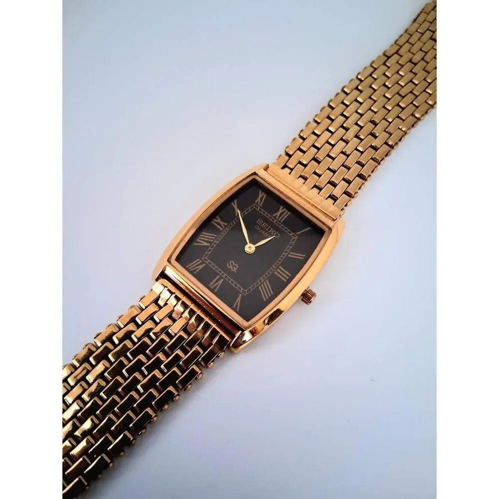Men's Vintage Seiko Barrel/Tonneau Stainless Steel Tank RARE
